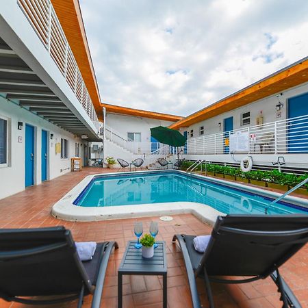 Fantastic Studio At The Beach With Parking&Pool - M43 Холивуд Екстериор снимка